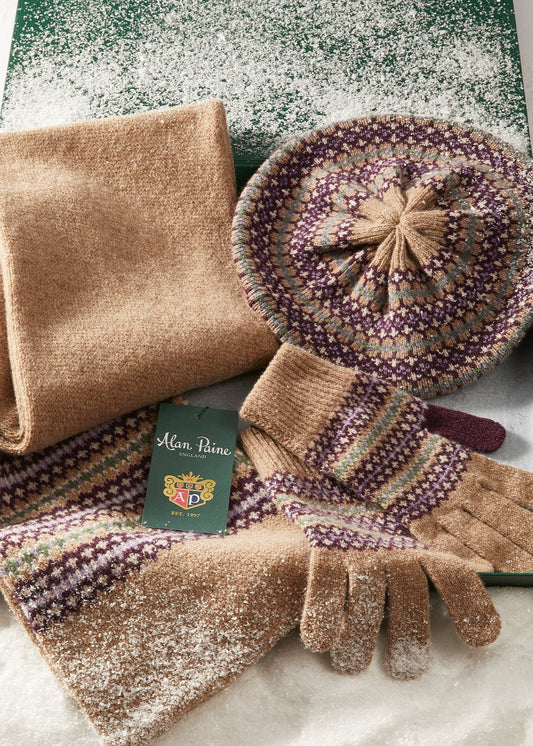 Set Imogen da donna in lana lavorata a maglia color noce: berretto, guanti e sciarpa
