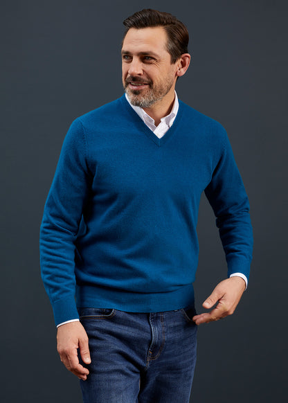 Men's Geelong Lambswool Vee Neck Jumper in Teal