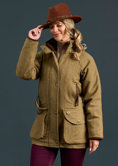 Combrook Ladies Tweed Shooting Coat In Grove