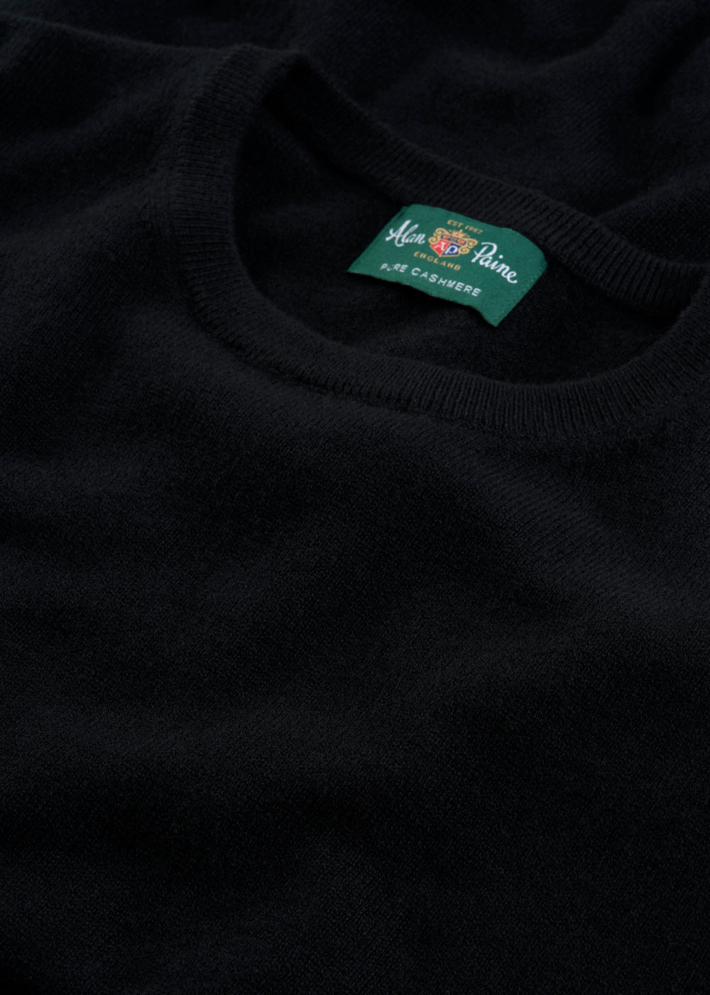 Men's Cashmere Crew Neck Jumper in Black