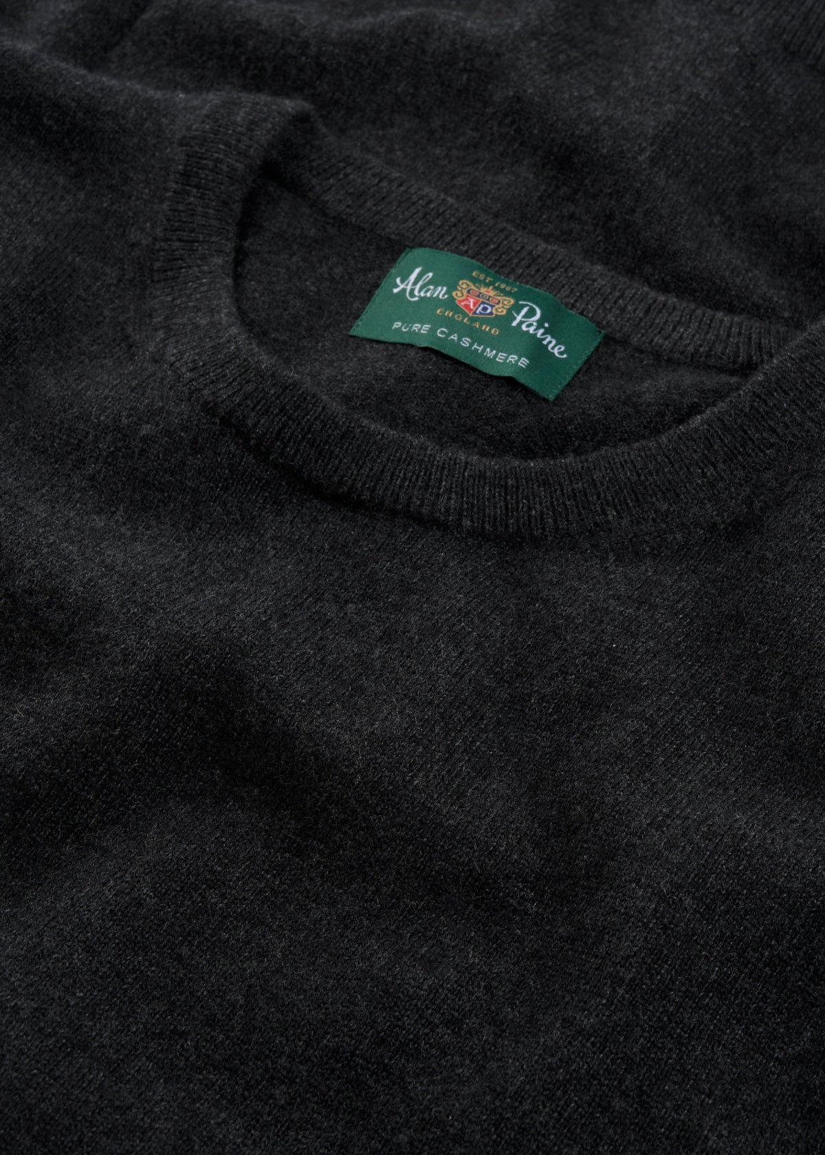 Men's Cashmere Crew Neck Jumper in Charcoal