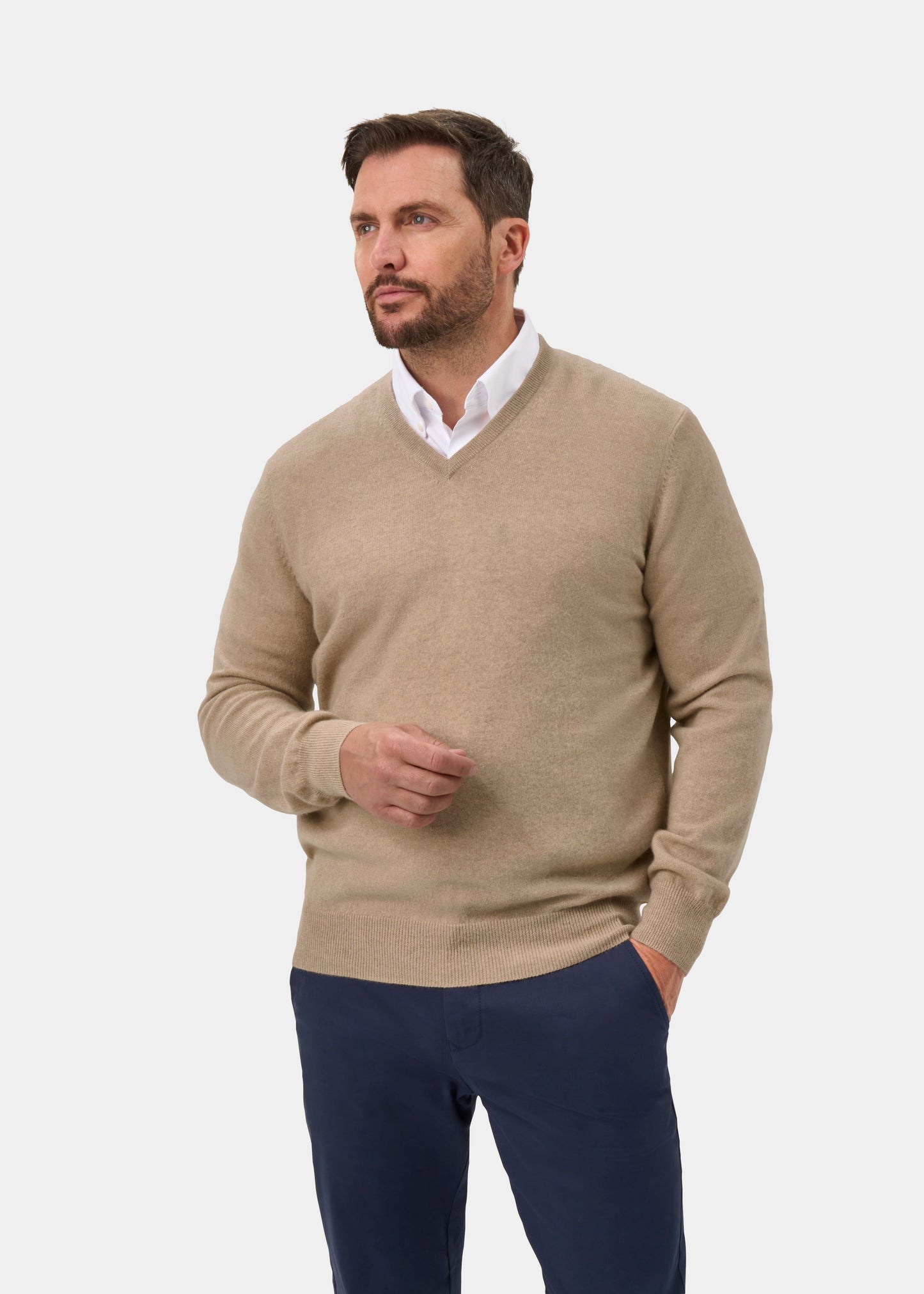 Haddington Pure Cashmere V-Neck Jumper In Linen - Regular Fit