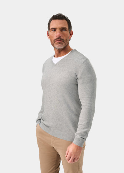 Men's Cotton Cashmere Vee Neck Jumper in Light Grey