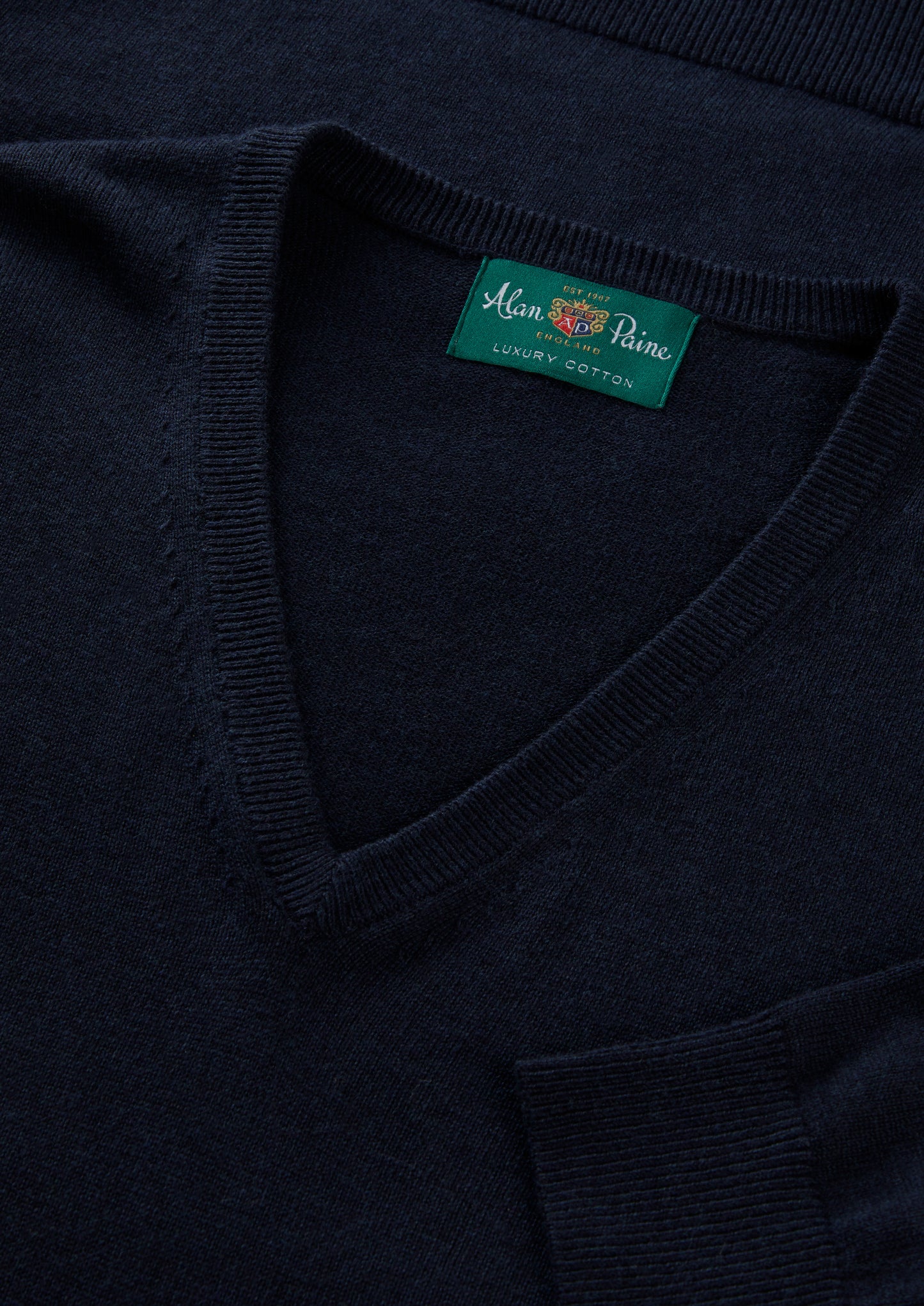 Men's Cotton Cashmere Vee Neck Jumper in Navy
