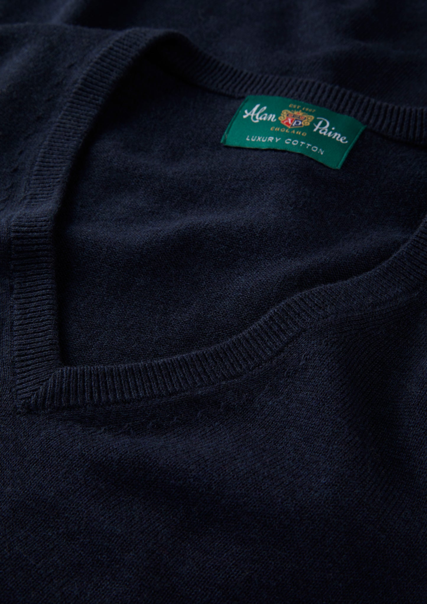 Men's Cotton Cashmere Vee Neck Jumper in Navy