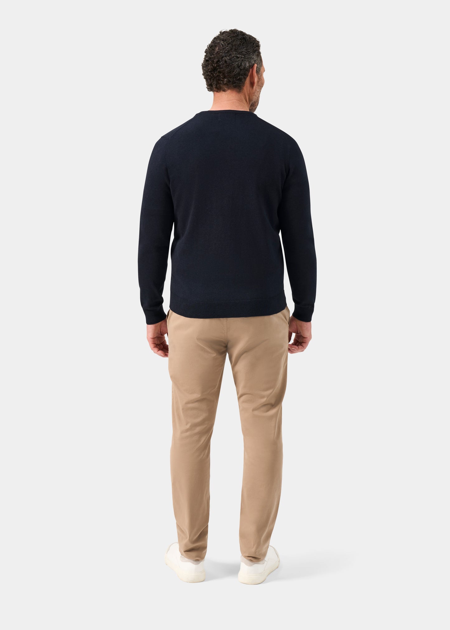 Men's Cotton Cashmere Vee Neck Jumper in Navy