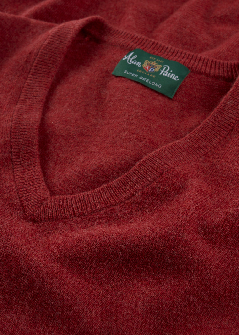 Men's Geelong Wool Vee Neck Jumper in Poppy Melange
