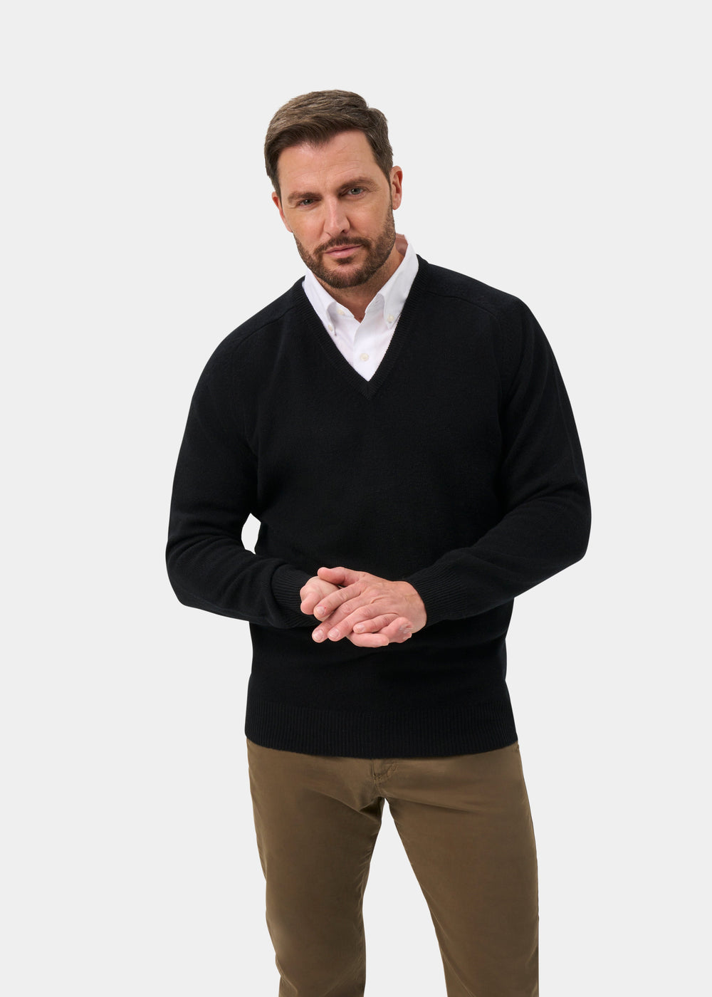 Hampshire Lambswool V-Neck Jumper In Black - Classic Fit