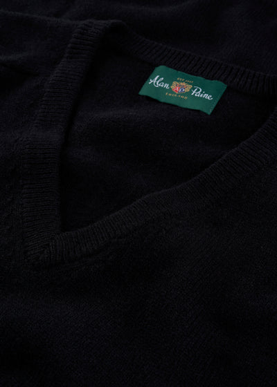 Men's Lambswool Vee Neck Jumper in Black