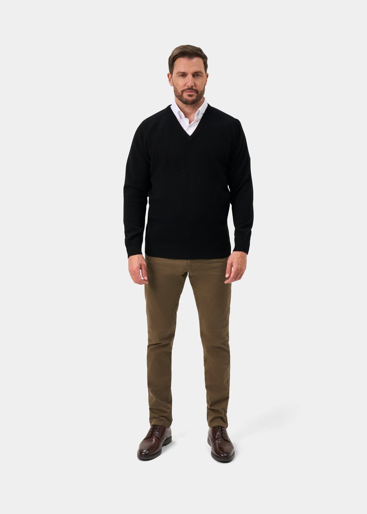 Hampshire Lambswool V-Neck Jumper In Black - Classic Fit