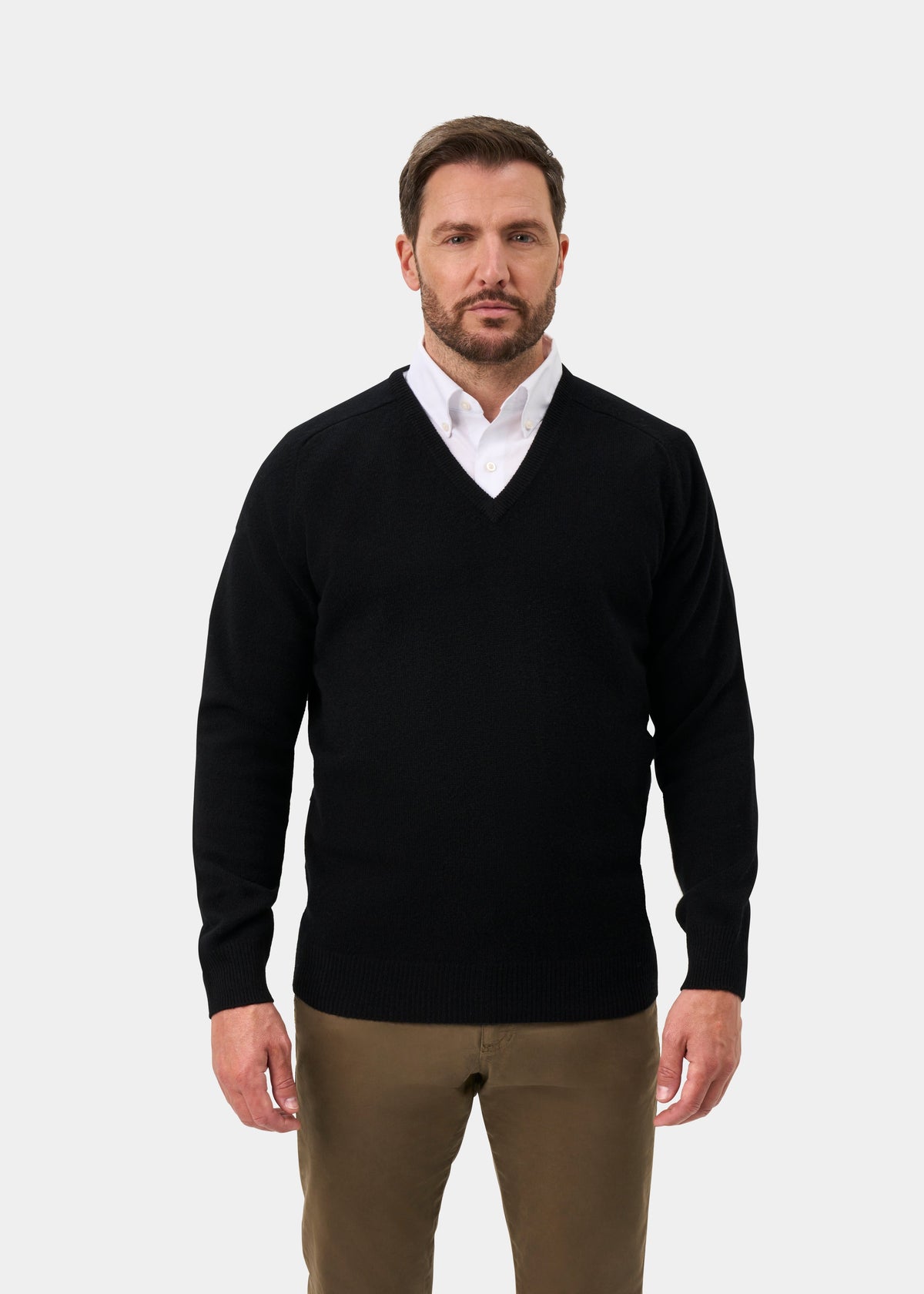Hampshire Lambswool V-Neck Jumper In Black - Classic Fit