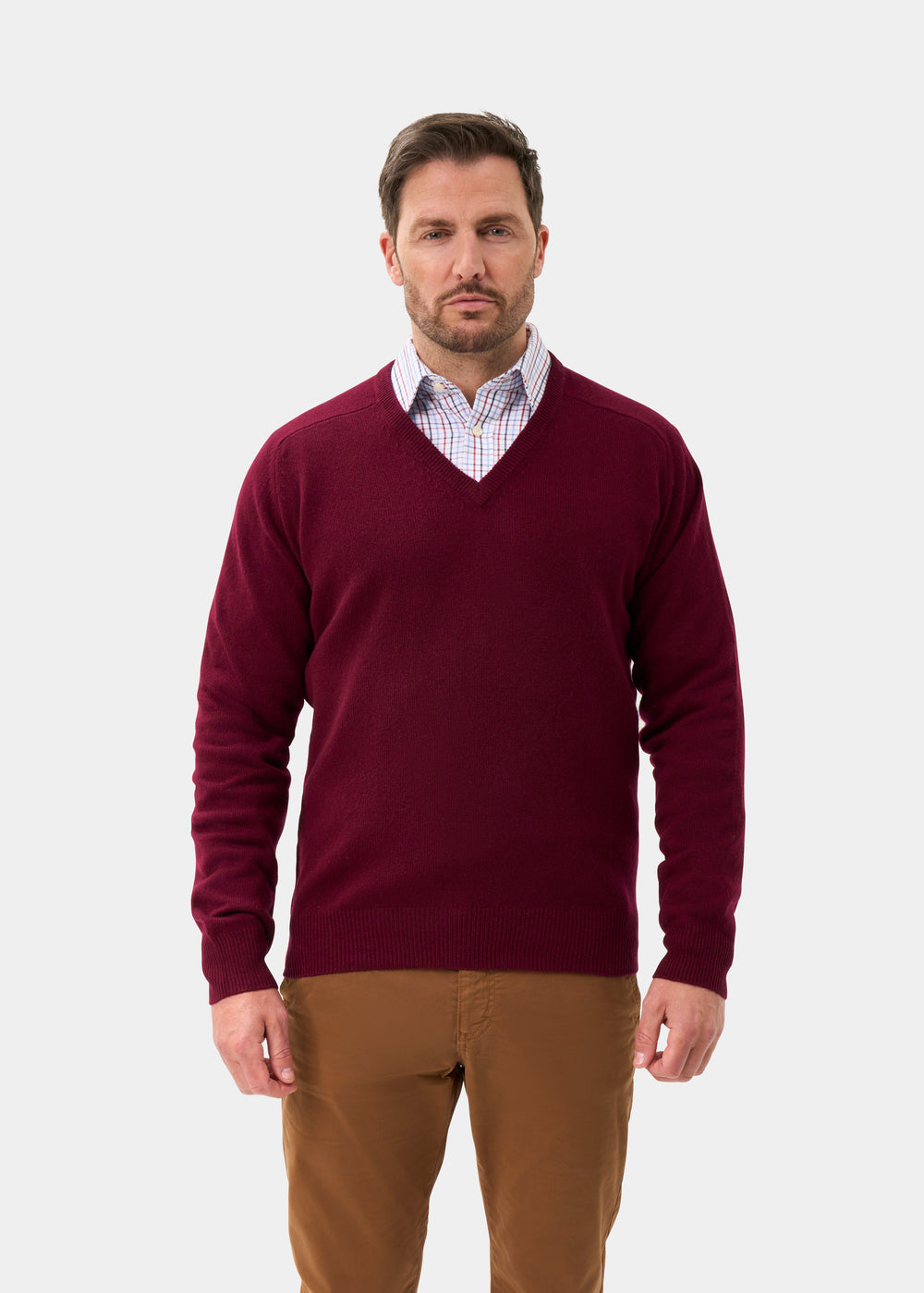 Men's Lambswool Vee Neck Jumper in Bordeaux