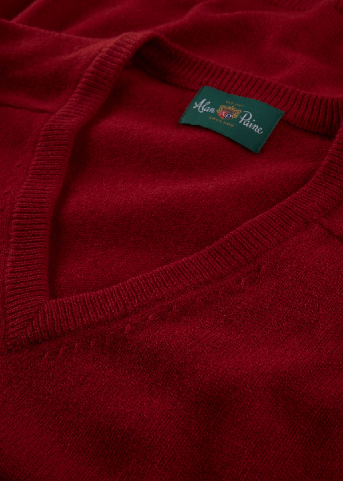 Men's Lambswool Vee Neck Jumper in Dubonnet