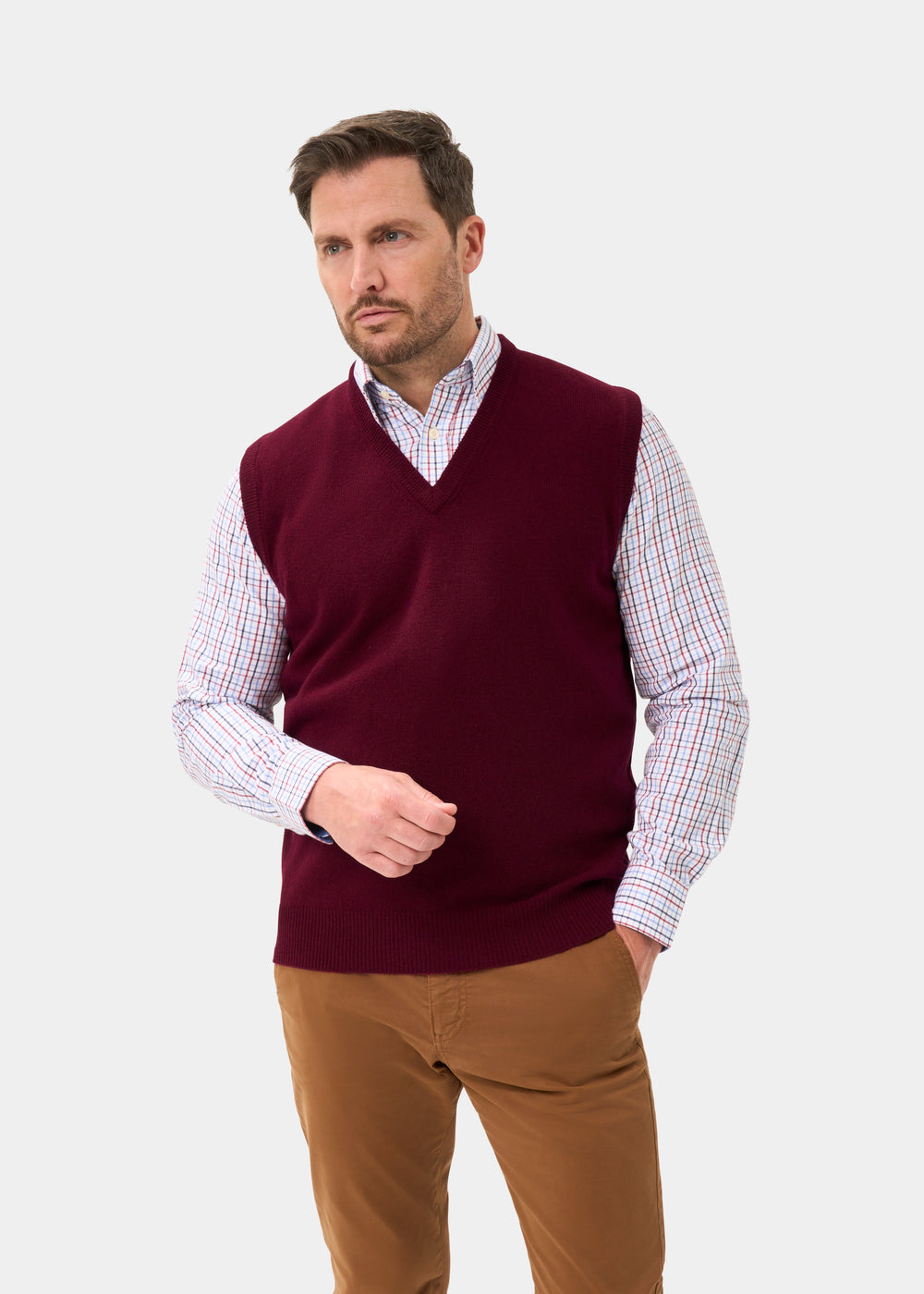 Men's Lambswool Slipover Vee Neck Jumper in Bordeaux