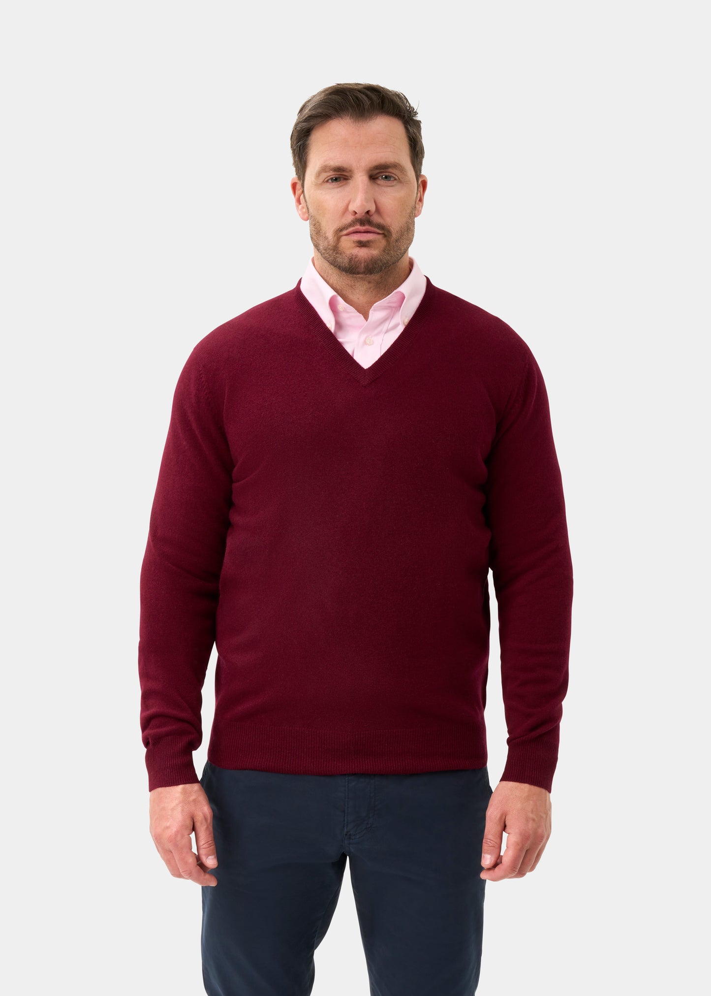 Men's Lambswool Vee Neck Jumper in Garnet