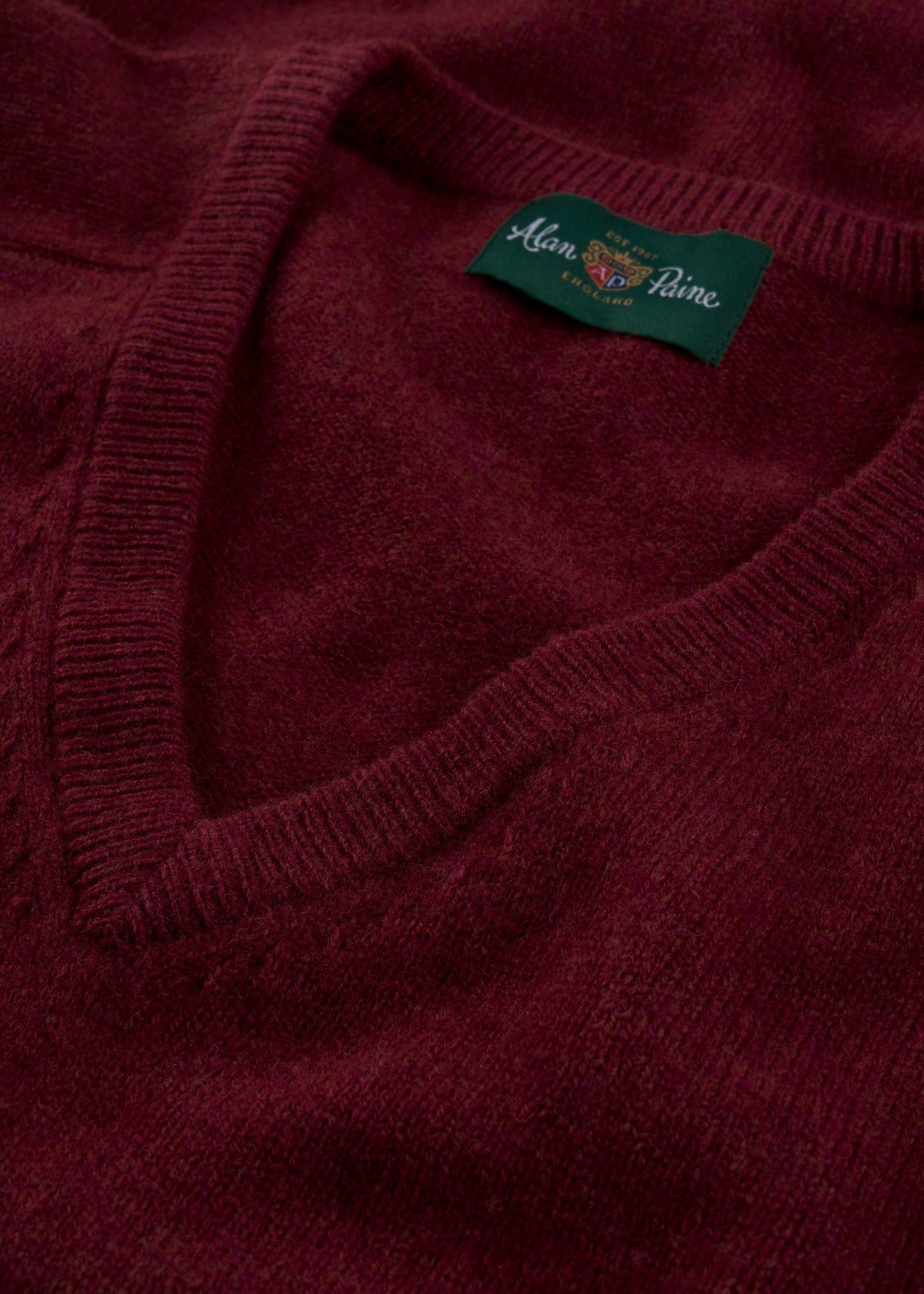 Men's Lambswool Vee Neck Jumper in Garnet