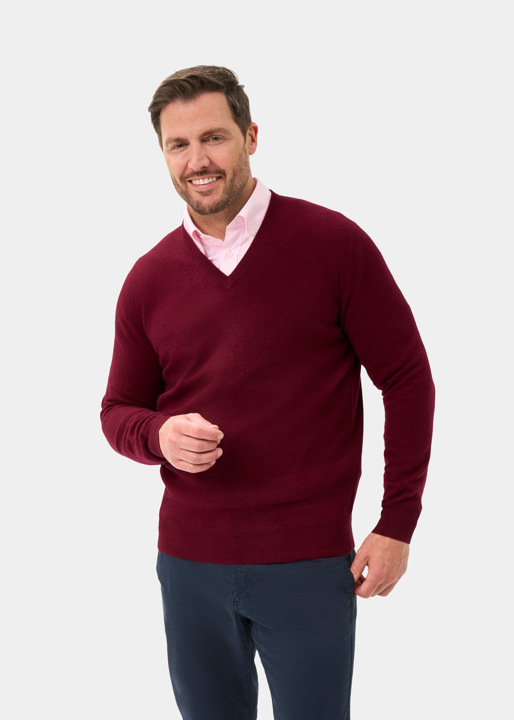 Men's Lambswool Vee Neck Jumper in Garnet