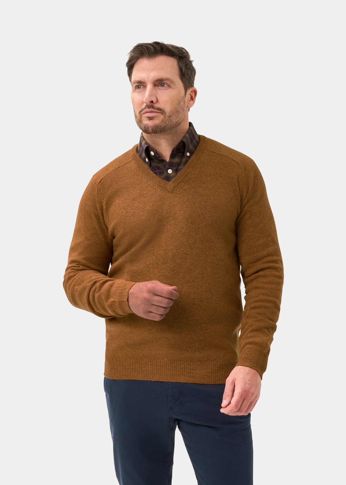 Men's Lambswool Vee Neck Jumper in Gazelle