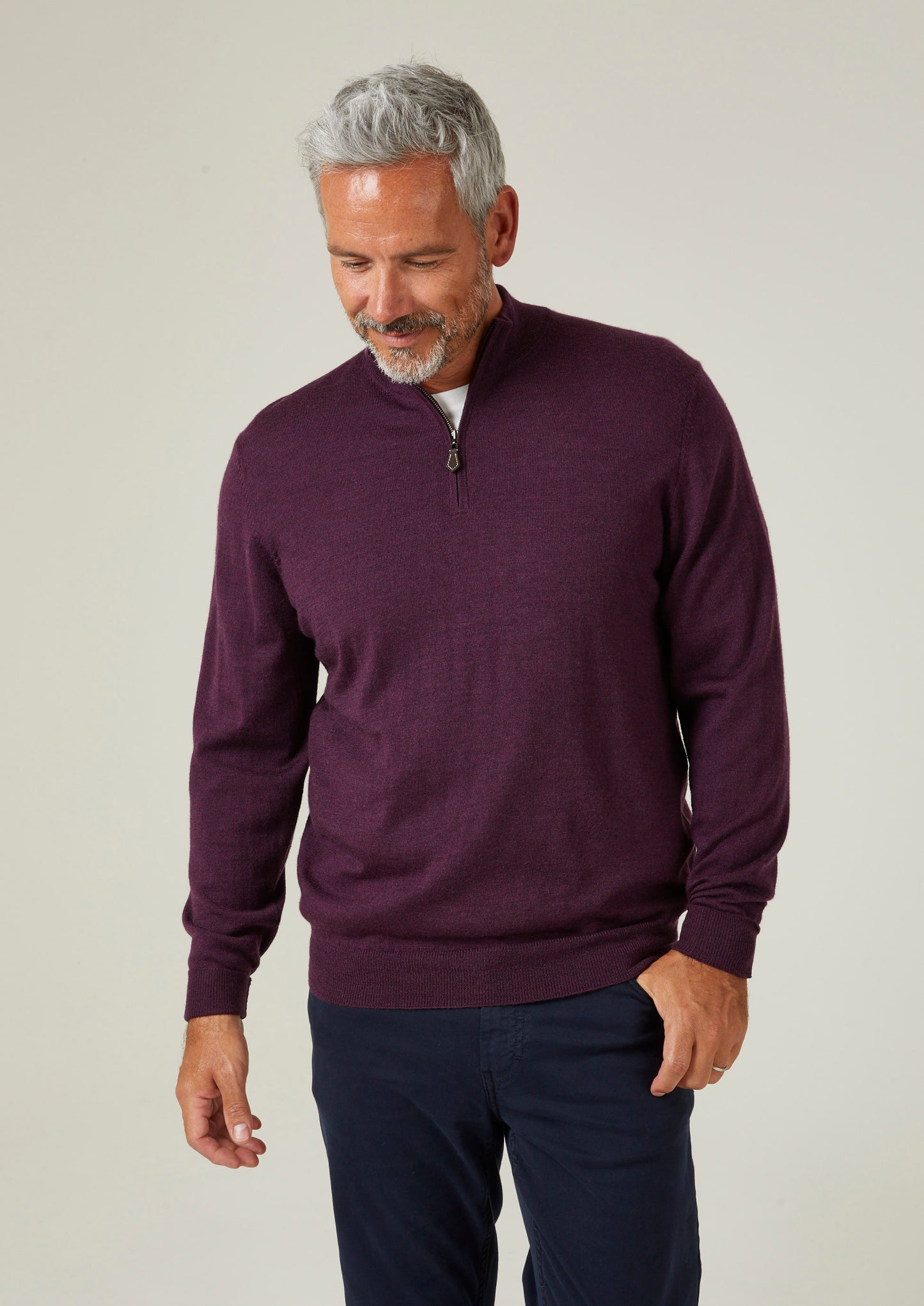 Maglione Barton in lana merino con zip a 1/4 color uva nera - Vestibilità regolare